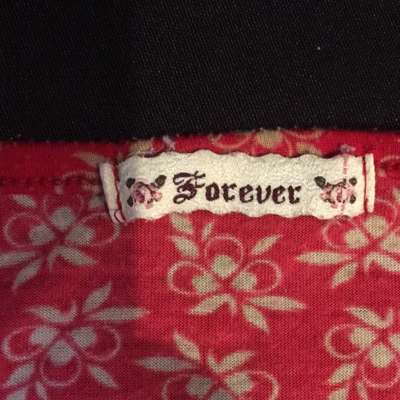 SOLD- Forever 21 T-shirt - Picture 3 of 8